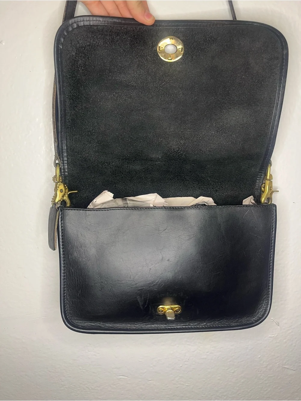 Vintage Hunt Club Black Leather Shoulder Bag with Gold Hardware